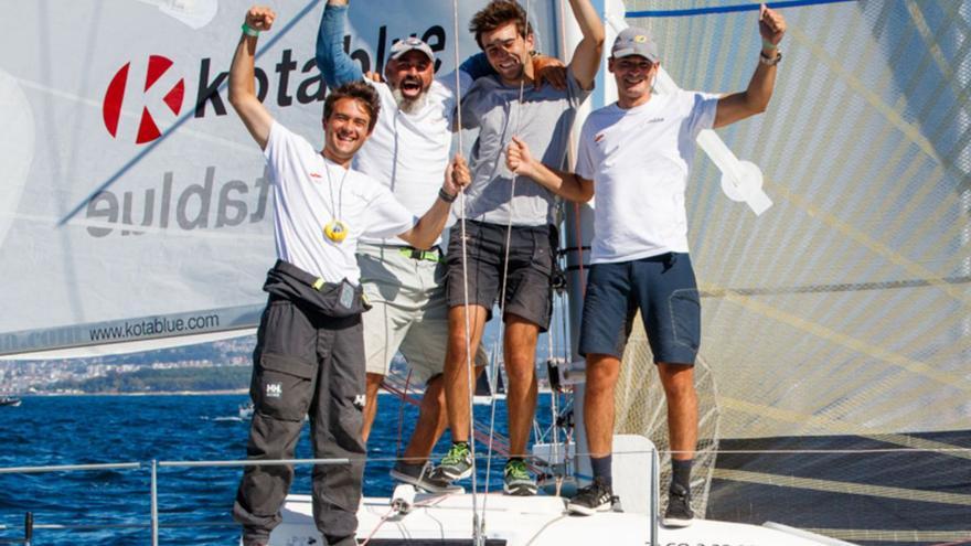 Pablo Mijares, Miguel Fernández Vasco, Enrique Vilariño y Esteban Martínez, en el Kotablue.