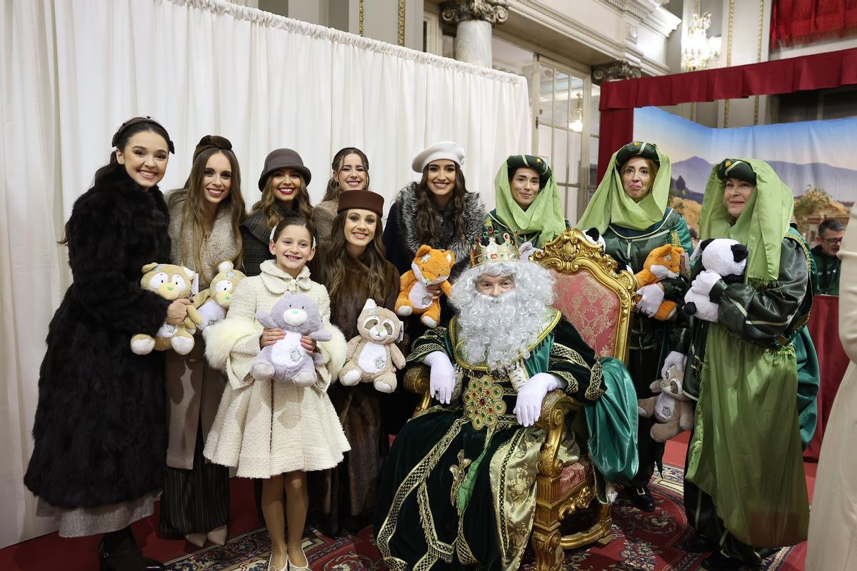 El "retro" de las Falleras 2026 en la Cabalgata de Reyes