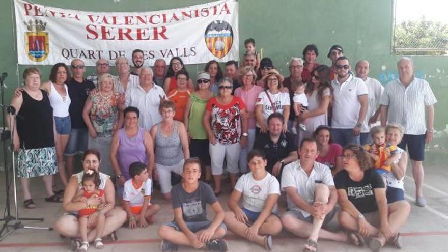 Integrantes de la peña valencianista Serer de Quart de les Valls.