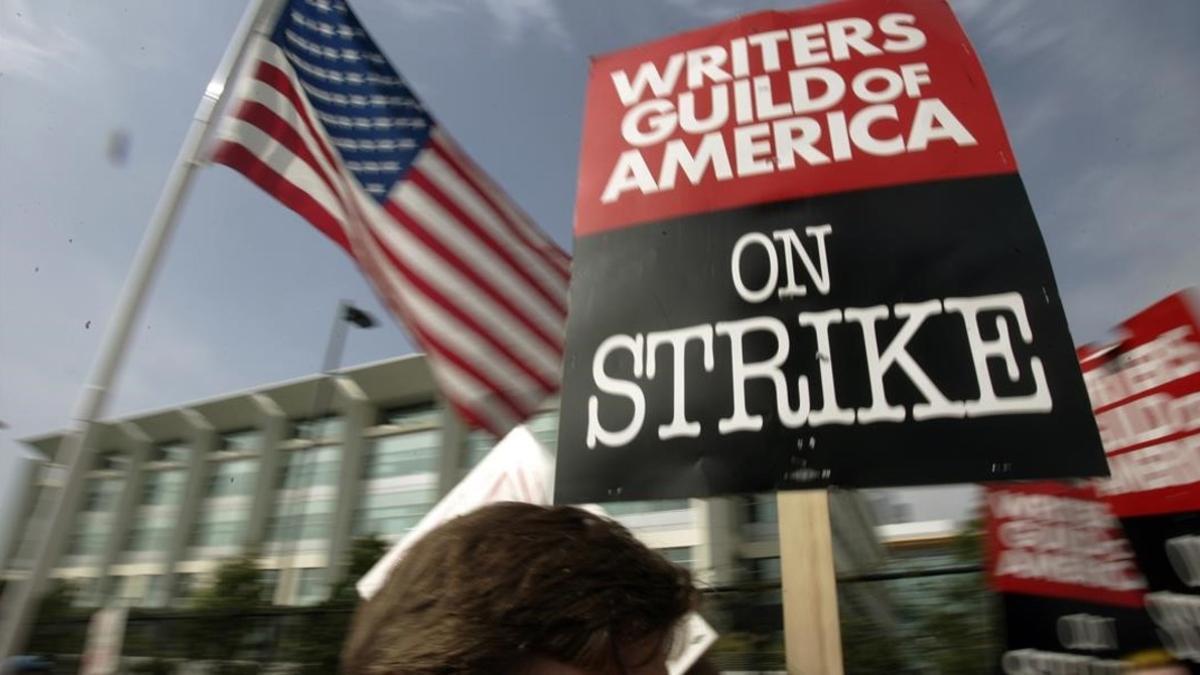 Miembros del Sindicato de Guionistas de Hollywood se manifiestan en Nueva York, durante la última huelga de este colectivo, en el 2007.