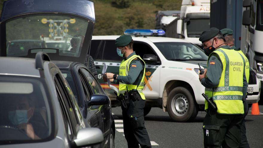 La DGT instala nuevas señales de STOP con vigilancia automatizada para sancionar el incumplimiento de la parada obligatoria