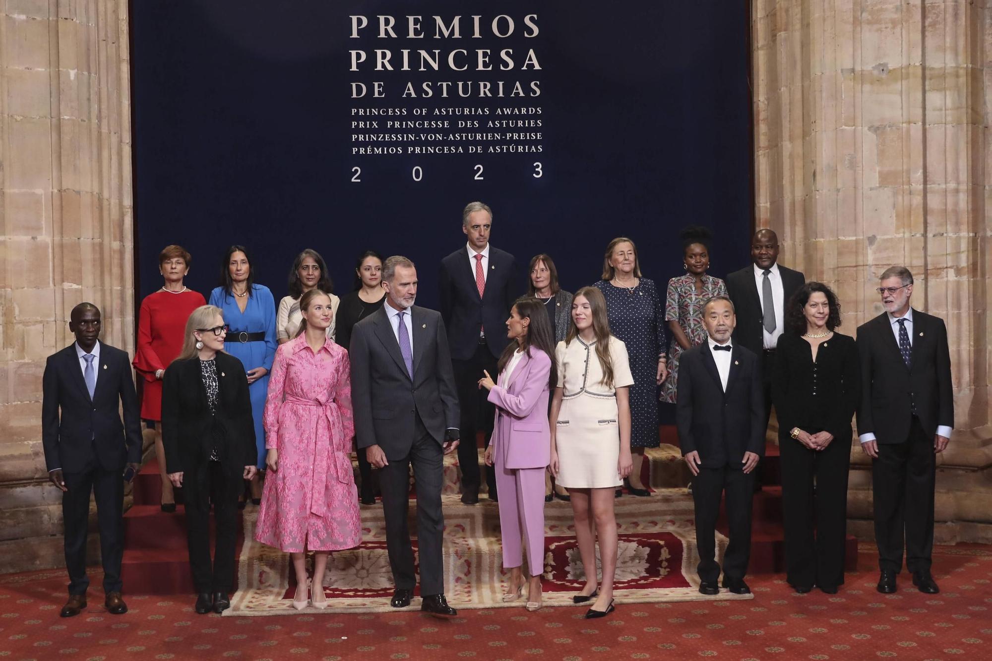 EN IMÁGENES: Personalidades, políticos y premiados se dan cita en el hotel de la Reconquista antes de la ceremonia de entrega de los Premios "Princesa"