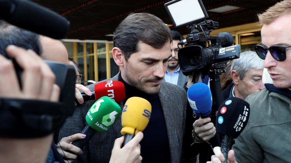 Iker Casillas ha atendido a los medios de comunicación a la salida de la sede del CSD
