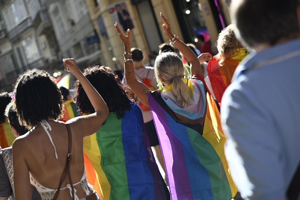 Buen ambiente en la marcha por el Orgullo.