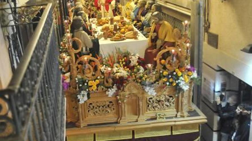 La Santa Cena pasando por la calle Salvador el pasado Lunes Santo.