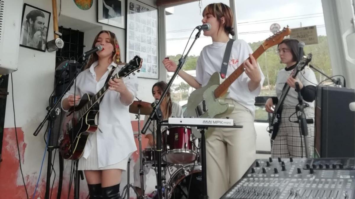 Actuación del grupo Shego para cerrar el certamen, en Can Jordi Blues Station.   |   FESTIVAL MAL DEL CAP