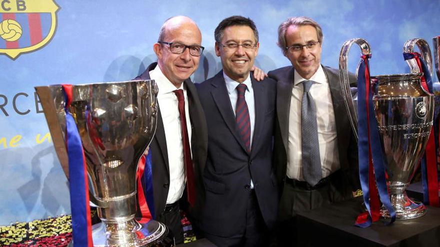 Bartomeu junto a miembros de la directiva.