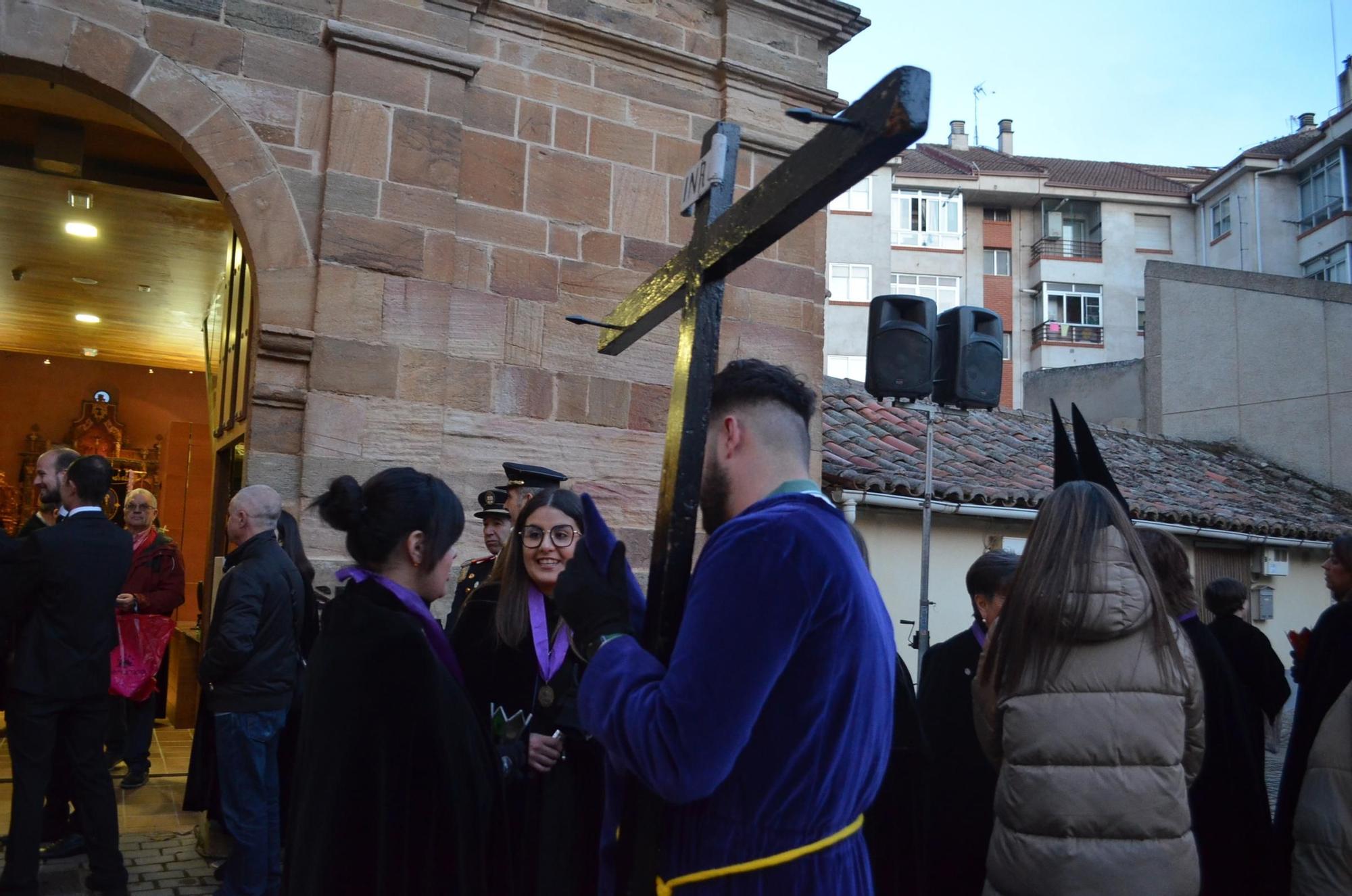 GALERÍA | Solemne Procesión de las Tinieblas, en Benavente
