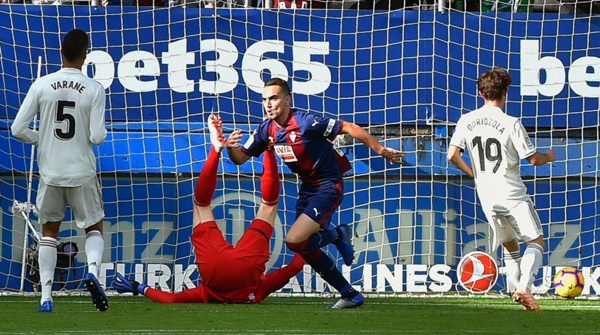 rpaniagua46006537 eibar s argentinian midfielder gonzalo escalante  c  celebra181124133125