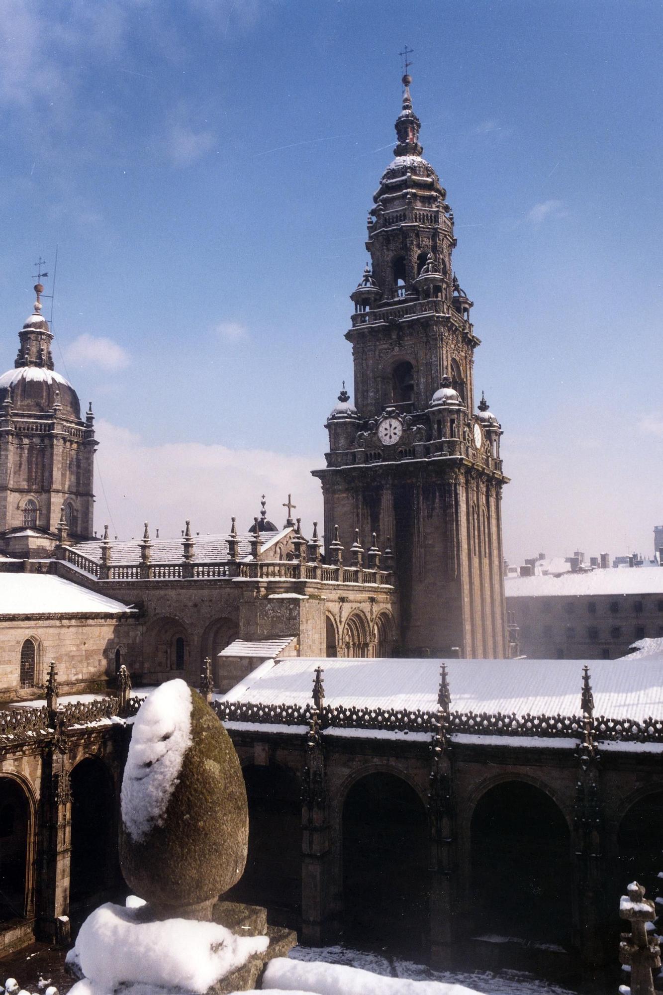 Octubre del 87: la otra gran nevada que pintó de blanco la Catedral de Santiago