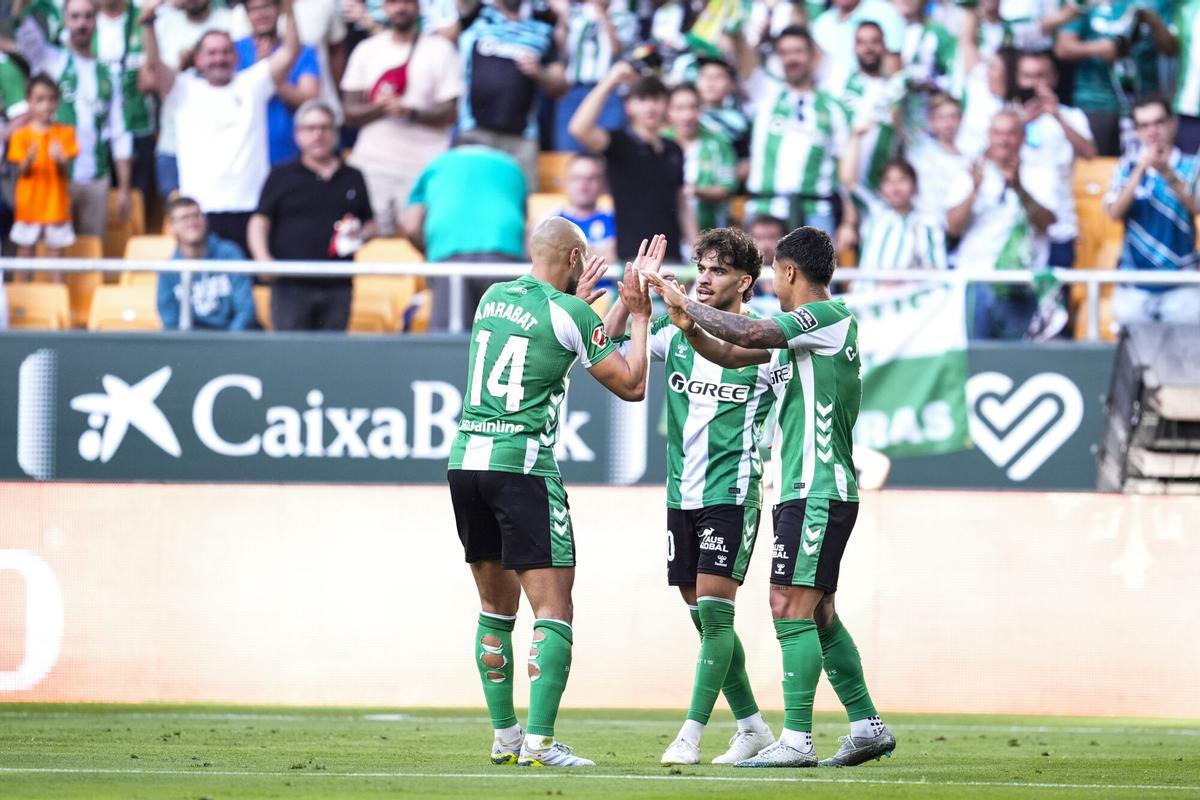 Las imágenes del Betis-Oviedo en el Estadio de la Cartuja Las imágenes del Betis-Oviedo en el Estadio de la Cartuja