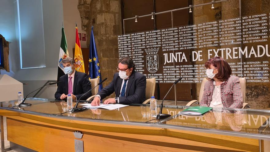 La vacunación de la gripe en Extremadura arranca el lunes en residencias y el miércoles en centros salud