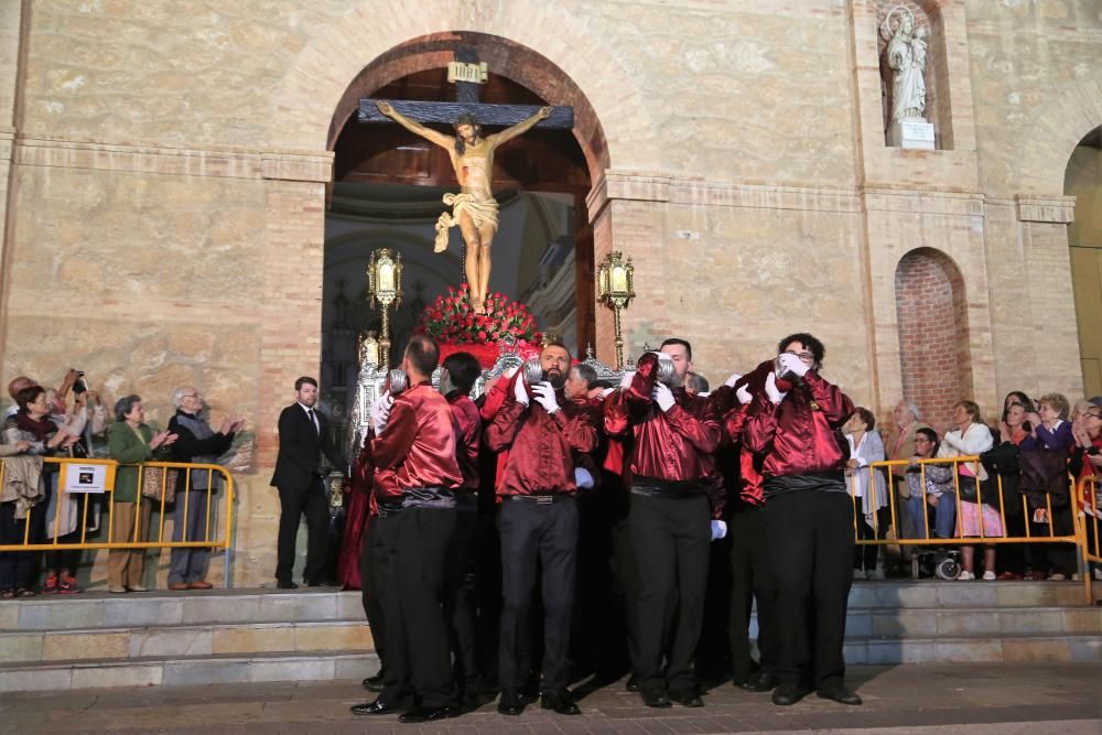 Procesión del Santo Entierro de Cristo en Torrevieja, Viernes Santo, con la participación de 18 imágenes y 154 cofradías