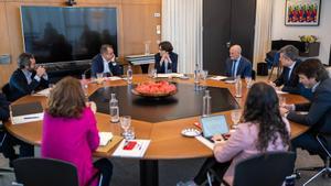 Instantes de la mesa redonda sobre digitalización y conectividad en las instalaciones de EL PERIÓDICO en Barcelona.