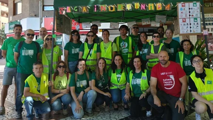 Séptimo día de huelga de los docentes en Gandia y la Safor: "La segunda semana está siendo dura. Ya he perdido más de mil euros, pero mantenemos el ánimo y las reivindicaciones"