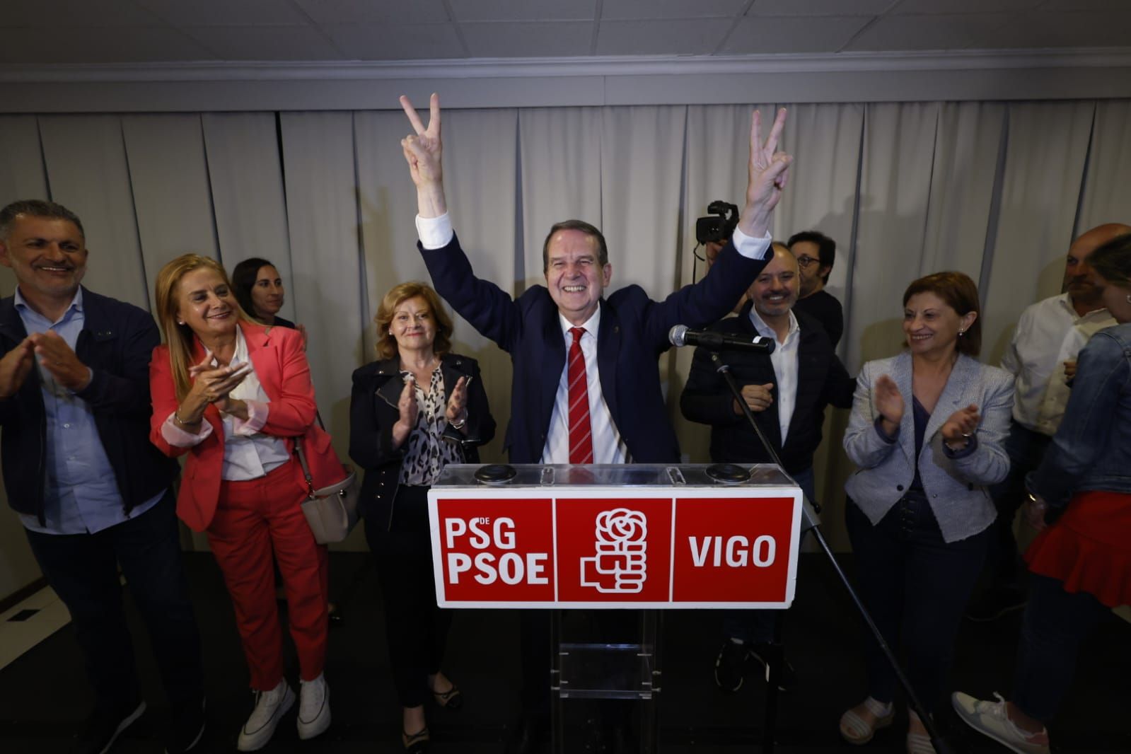 Abel Caballero celebra la tercera mayoría absoluta tras ganar las elecciones municipales