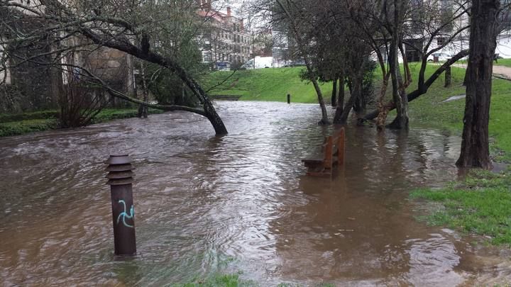 El temporal desborda los ríos de Pontevedra