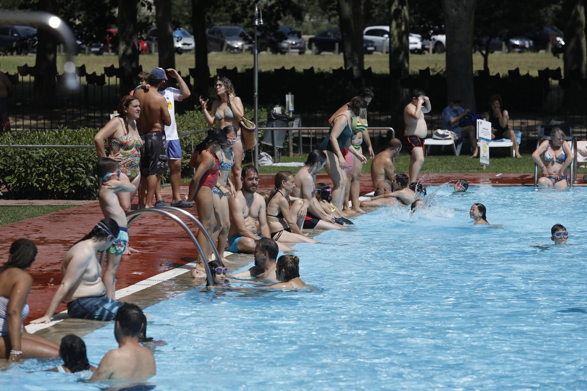 La piscina de la Devesa es mulla per l'esclerosi