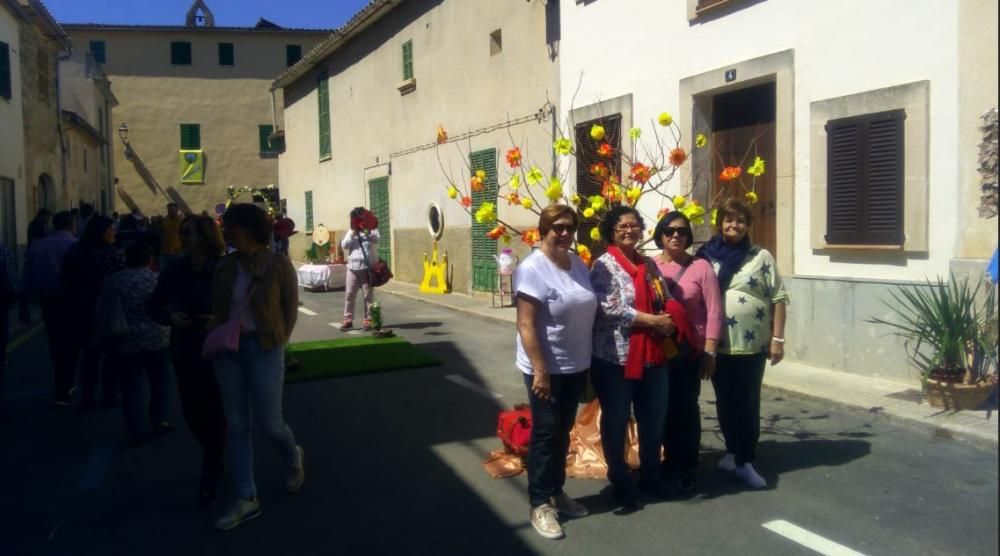 Mallorca-Dorf Costitx schmückt sich mit Blumen