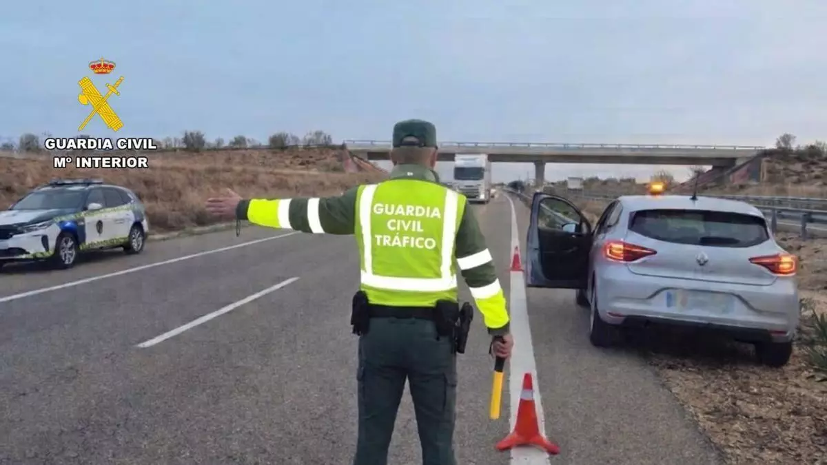 Siete kilómetros a contracorriente en plena hora punta: investigan a una conductora por sembrar el peligro en la A-23