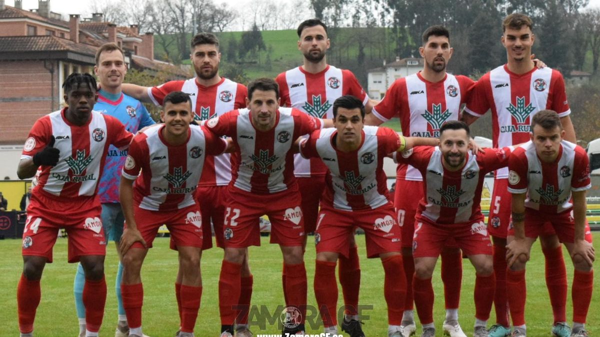 ONCE INICIAL DEL ZAMORA CF ANTE EL CAYÓN