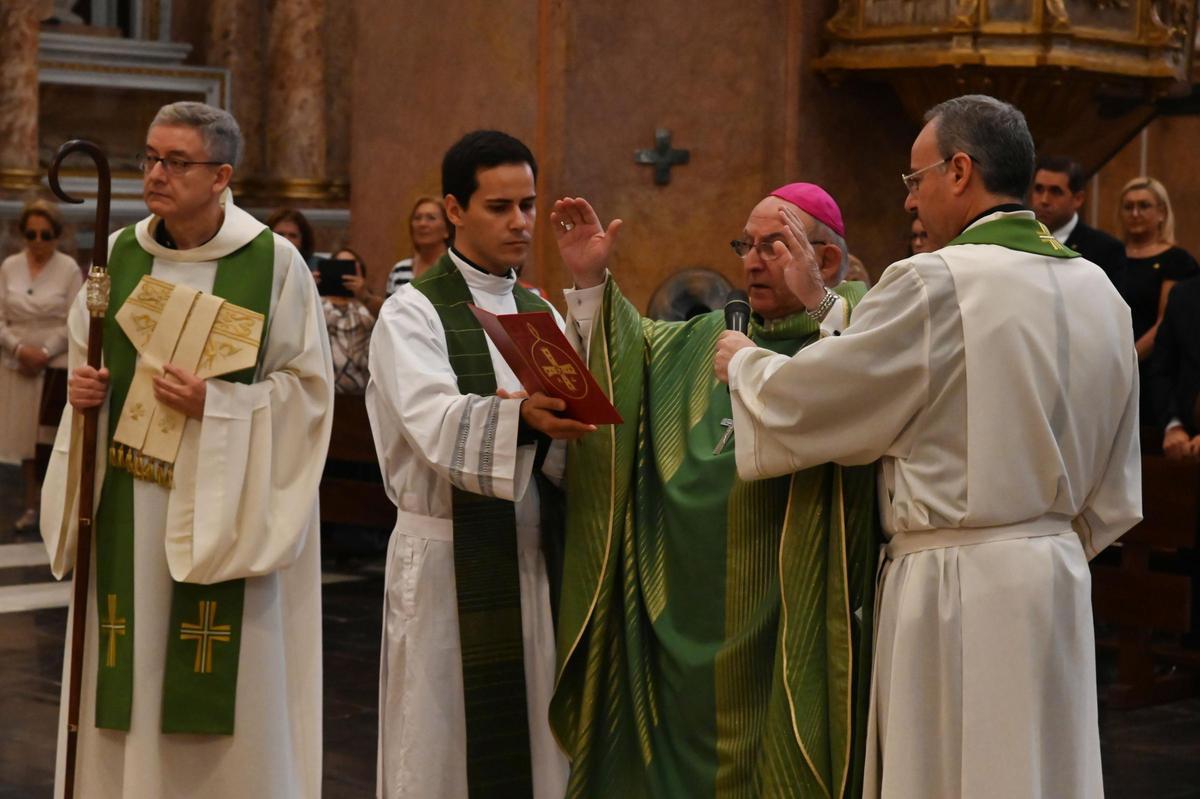 El obispo, Casimiro López, durante la celebración.