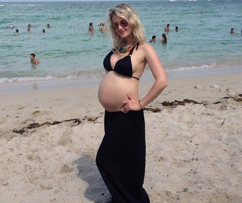Lorelei Tarón, novia de Falcao, luce embarazo en la playa