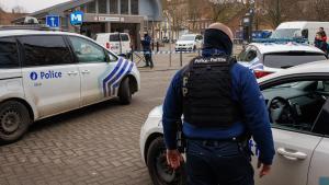En cerca dos sospitosos que van disparar al metro de Brussel·les