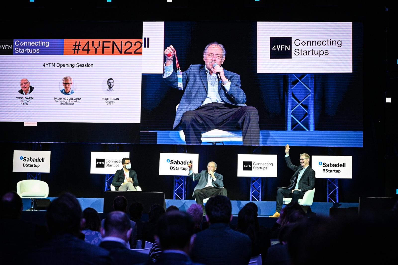 Pere Durán (director general del 4YFN) y Yossi Vardi (presidente), en la inauguración del salón del 2022