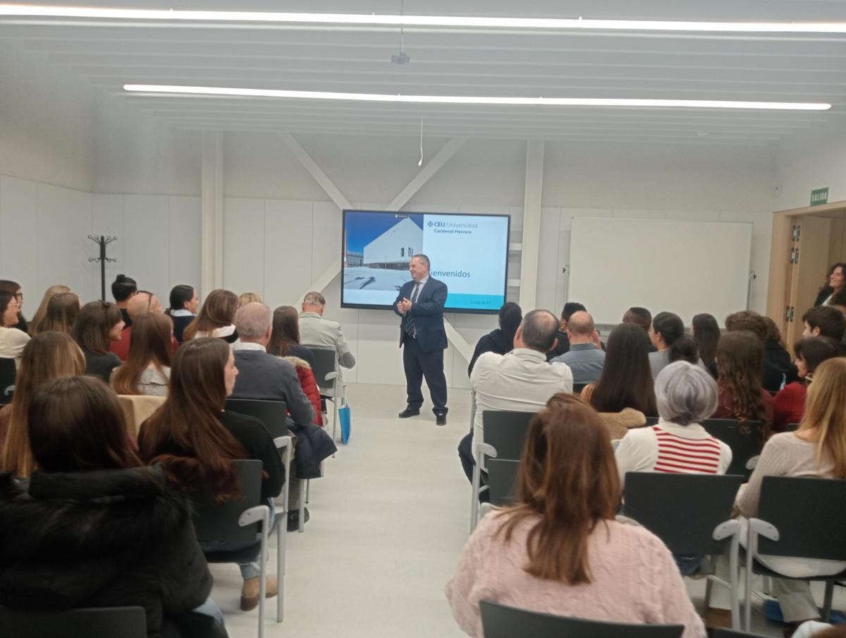 La programación se desarrollará en las tres sedes del CEU en Elche, cada una de ellas vinculada a distintas áreas de conocimiento.