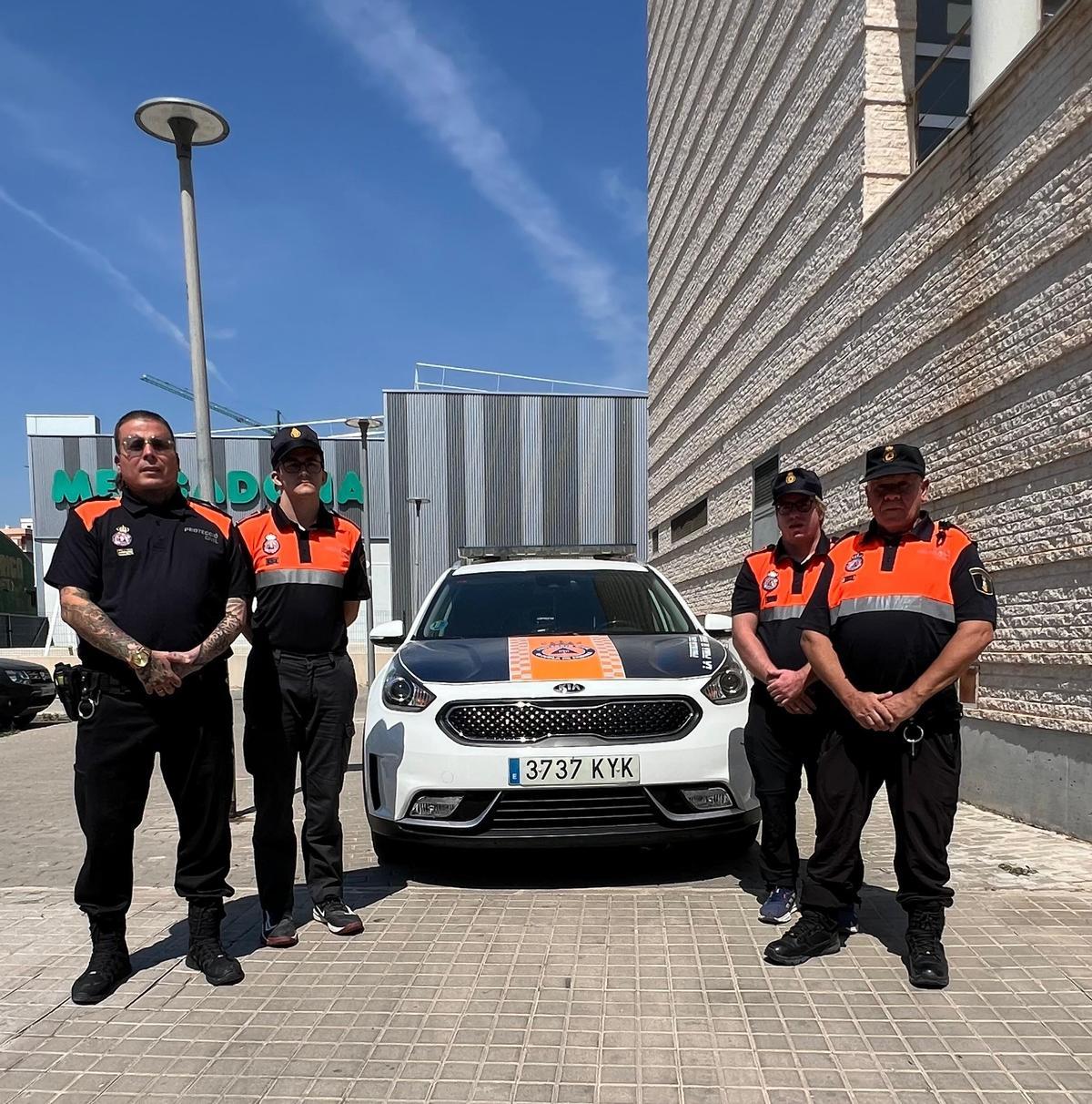 El grupo de voluntarios se prepara para la campaña de prevención.