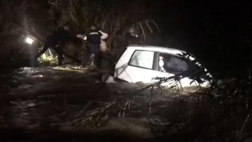 Dramatische Rettung einer Familie: Auto wird auf Mallorca von einem Sturzbach mitgerissen