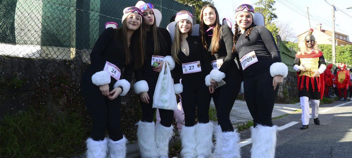 Preparadas para el frío del invierno en el Enterro do Mexillón. | GONZALO NÚÑEZ