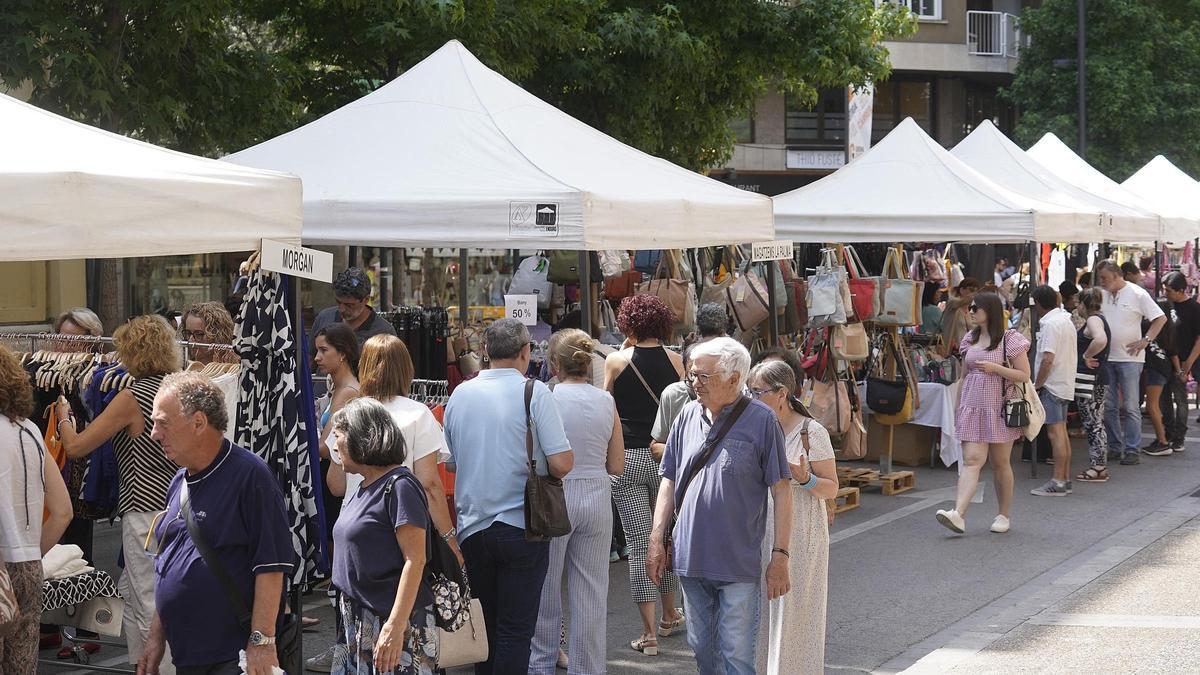 Una imatge d'arxiu d'una edició de la Botiga al Carrer a Girona.