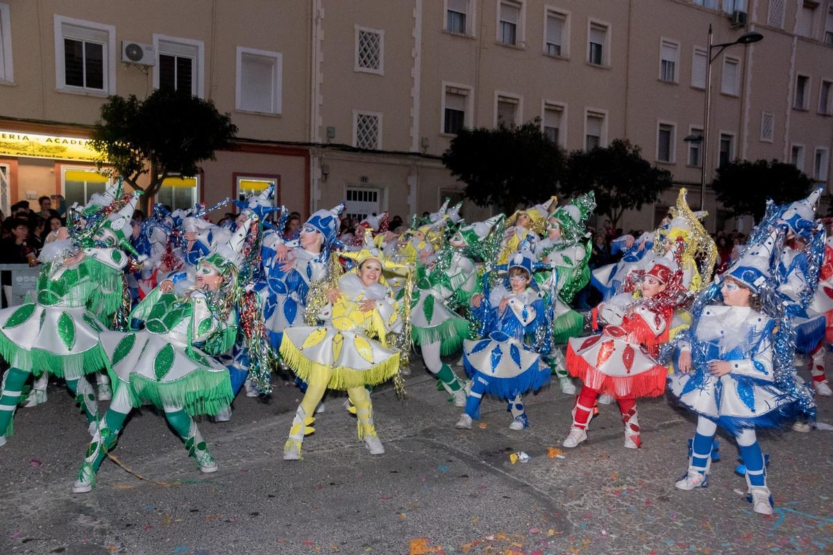 La Marina realizando una coreografía