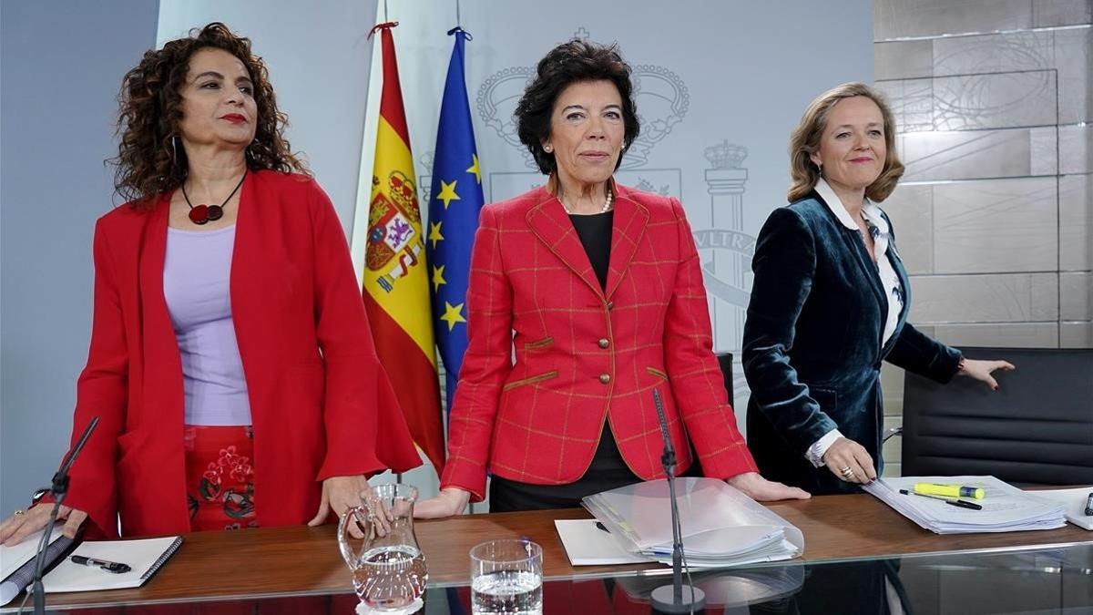 Consejo de Ministros  Isabel Celaa  Maria Jesus Montero y Nadia Calvino