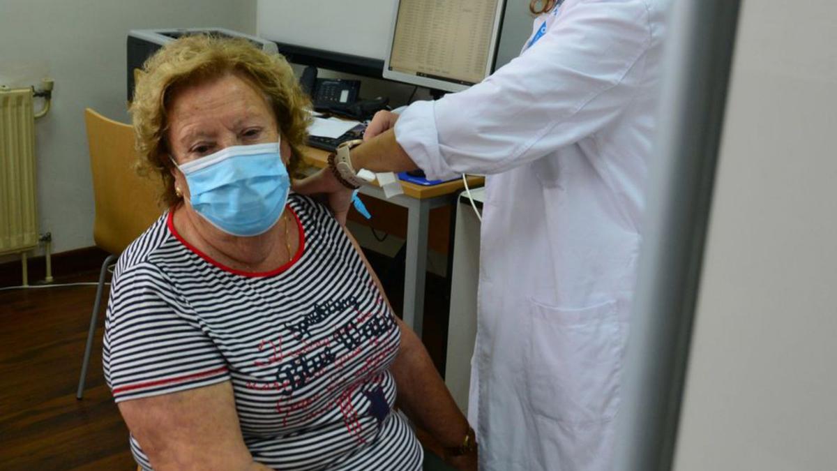 Campaña vacunación contra la gripe y el COVID en Moaña.   | //G.N.