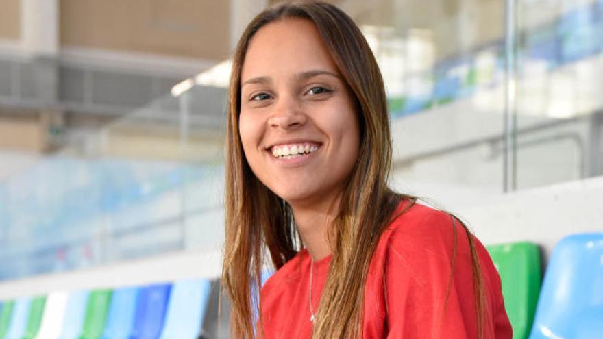 La primera línea del Salud Tenerife, en el graderío del Pabellón Quico Cabrera.