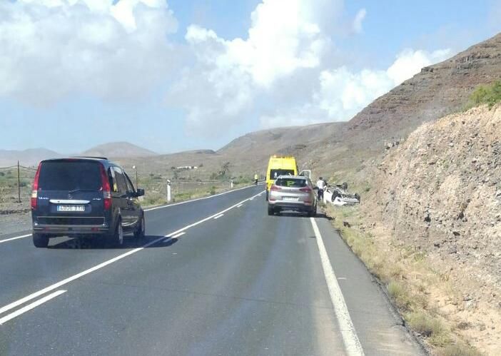 Un herido por un vuelco en Fuerteventura