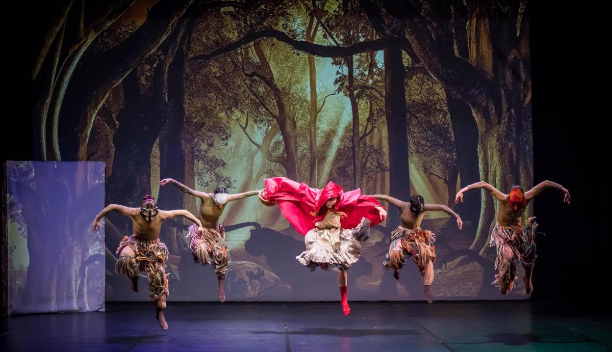 Una Caperucita actualizada que baila con música de Bizet