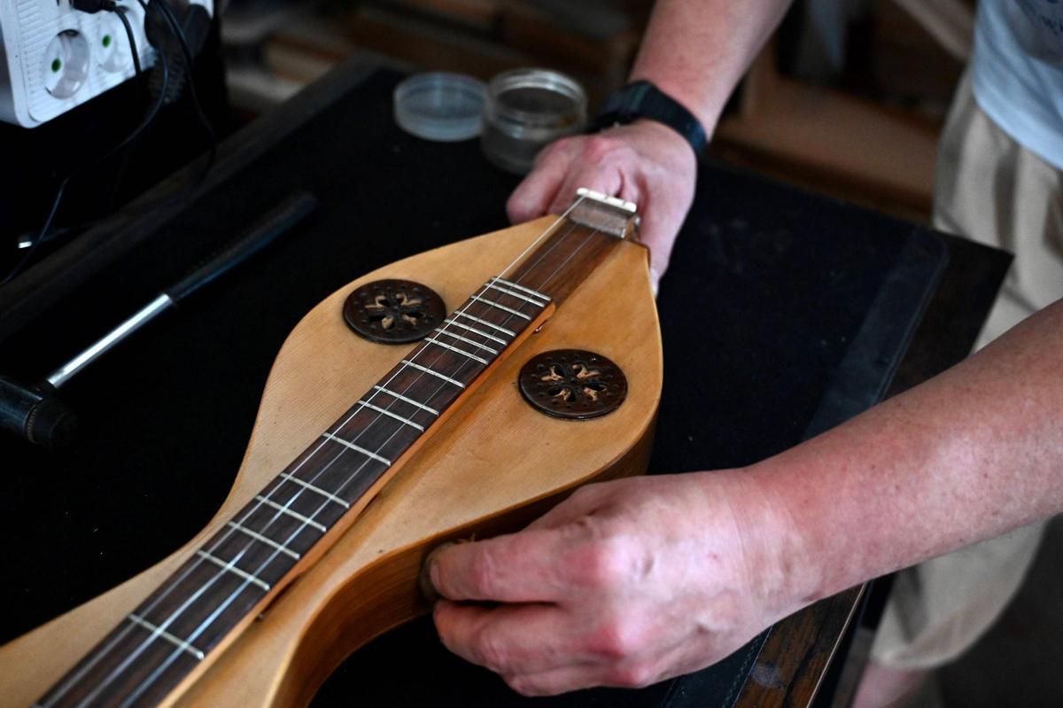 Los viejos oficios: Rafael López Jerez, luthier Los viejos oficios: Rafael López Jerez, luthier