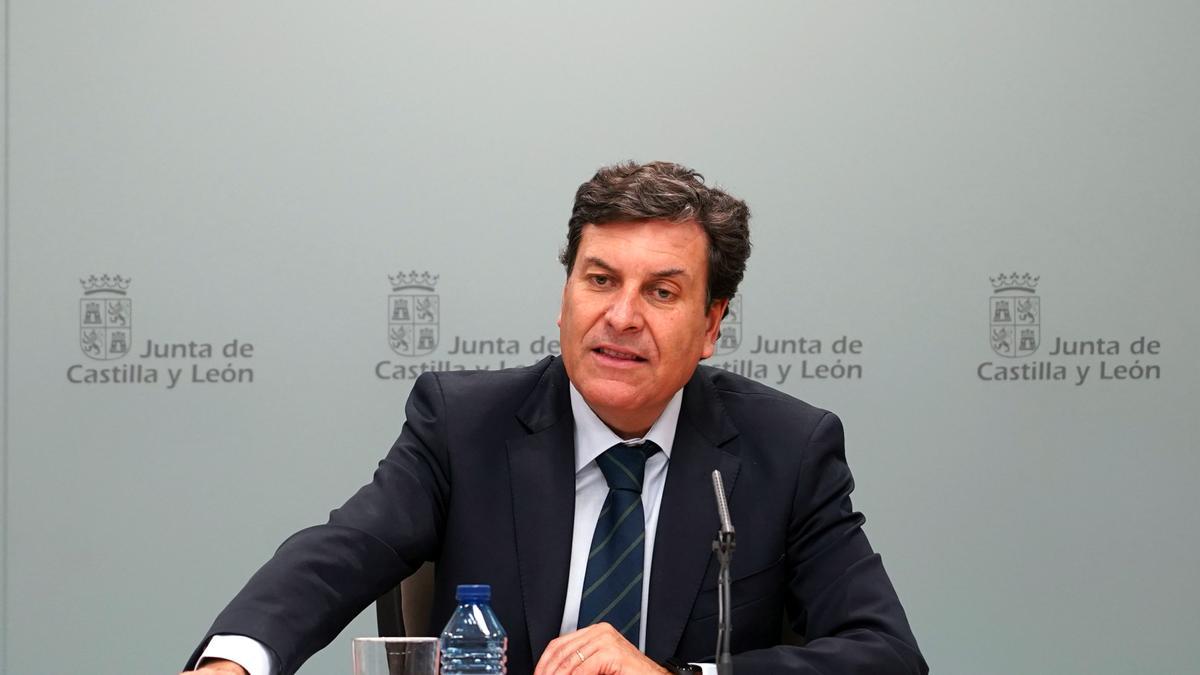El consejero de Economía y Hacienda y portavoz de la Junta, Carlos Fernández Carriedo, comparece en rueda de prensa posterior al Consejo de Gobierno.