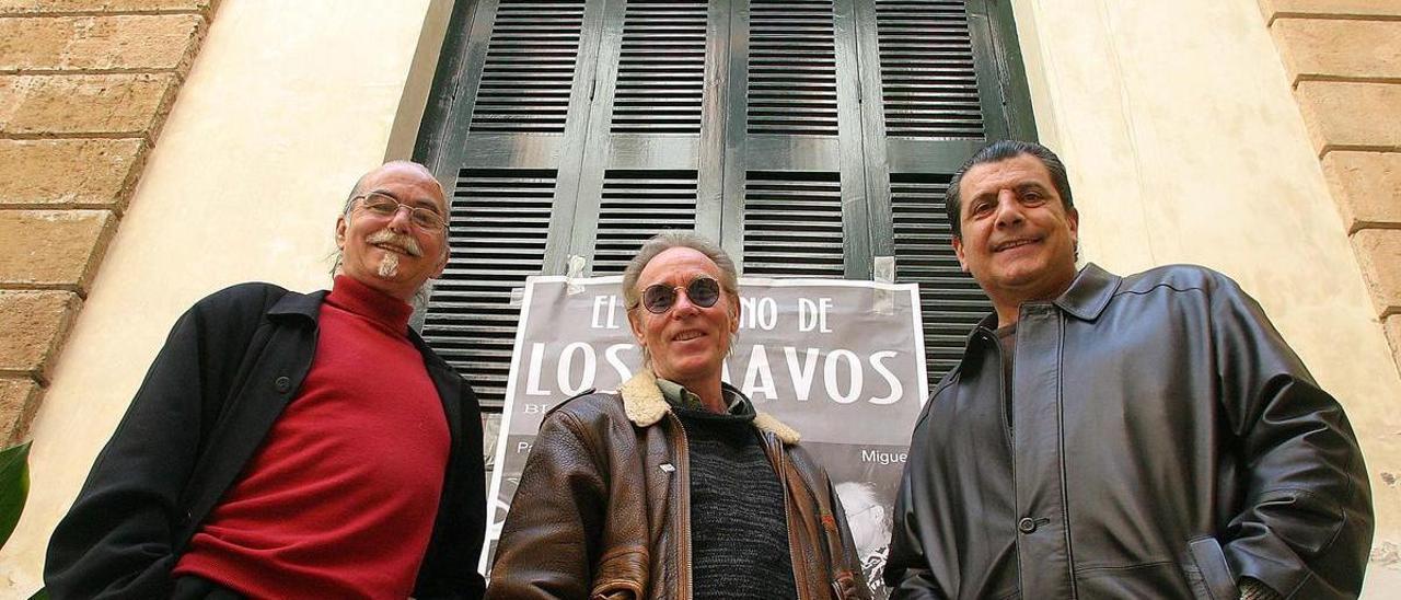 De izquierda a derecha, Miguel Vicens, Mike Kennedy y Pablo Sanllehí