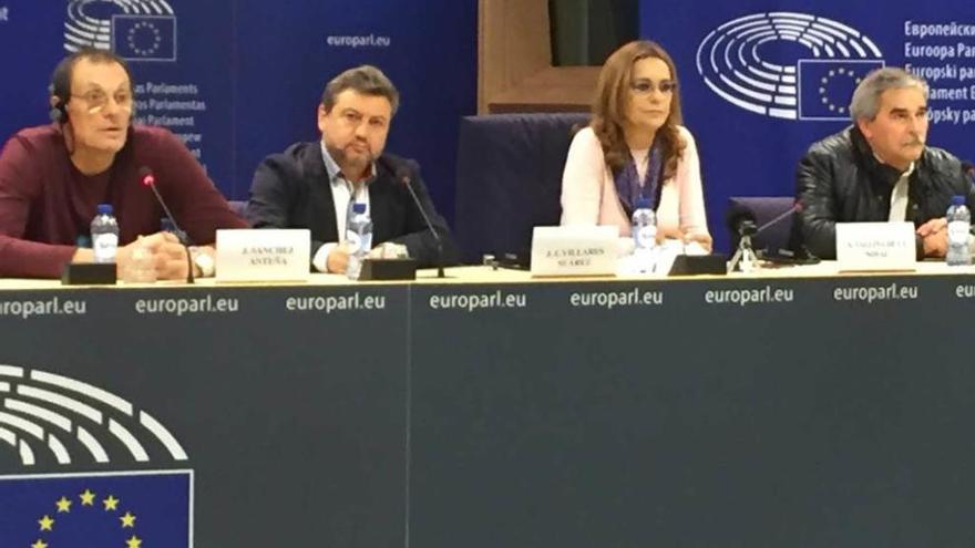 Jesús Sánchez, José Luis Villares, Ángela Vallina y Aníbal Vázquez, ayer, en Bruselas.