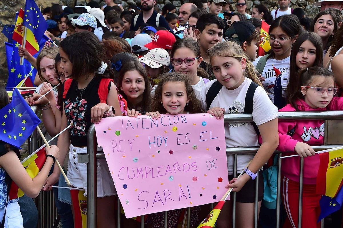 Fotogalería | La llegada del Rey de España, Felipe VI, al Monasterio de Yuste, en imágenes