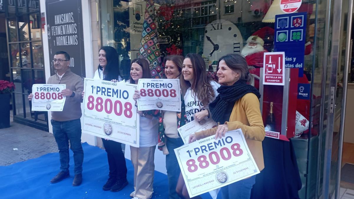 La administración de la calle Almería ha repartido 400.000 euros del Gordo en el barrio de El Palo.