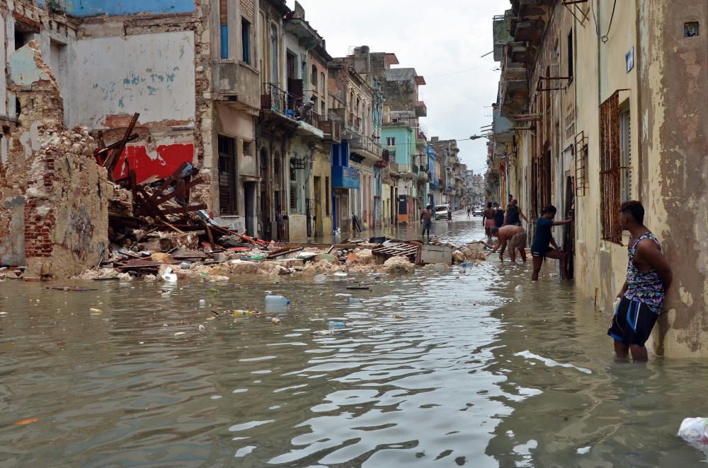 Irma inunda las calles de La Habana