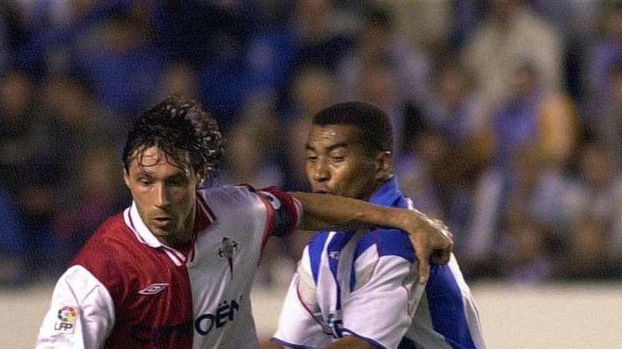 Mostovoi y Mauro Silva en un derbi en Riazor. // Cameselle