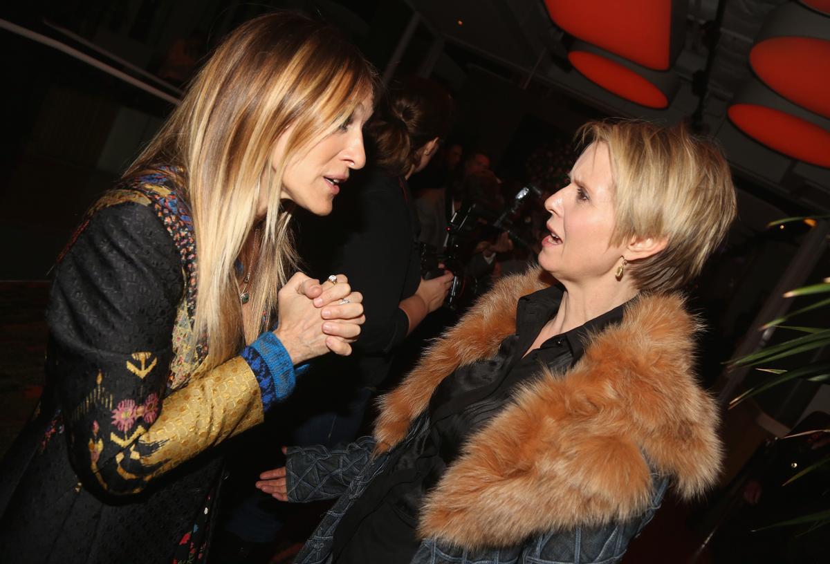 Sarah Jessica Parker y Chyntia Nixon en un evento en Broadway