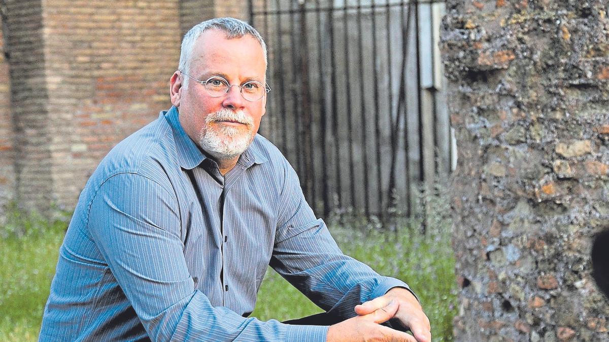 El escritor Michael Connelly.